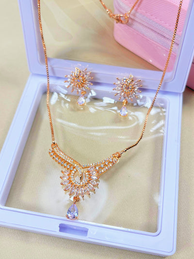 Gold plated beautifull  loket set for girls
